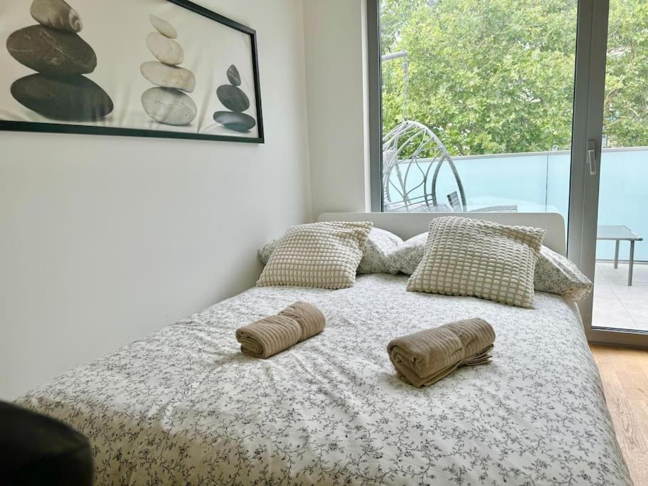 וינה Rooftop Apartment With Balcony & Free Parking מראה חיצוני תמונה
